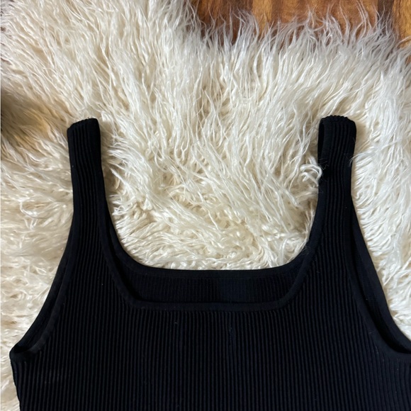 Babaton Aritzia Ribbed Crop Tank Black - Picture 4 of 4